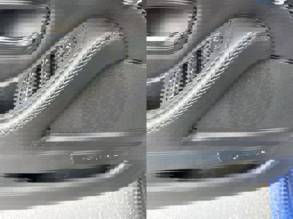 Used 2016 BMW M5 image 4