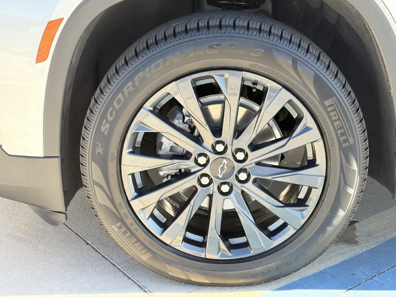 Used 2022 Chevrolet Traverse RS FWD image 9