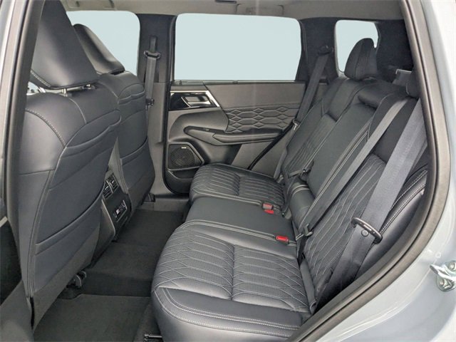 New 2025 Mitsubishi Outlander SEL image 13