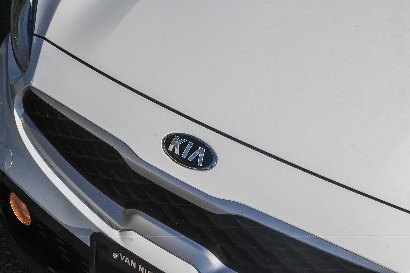 Used 2020 Kia Forte LXS FWD image 11