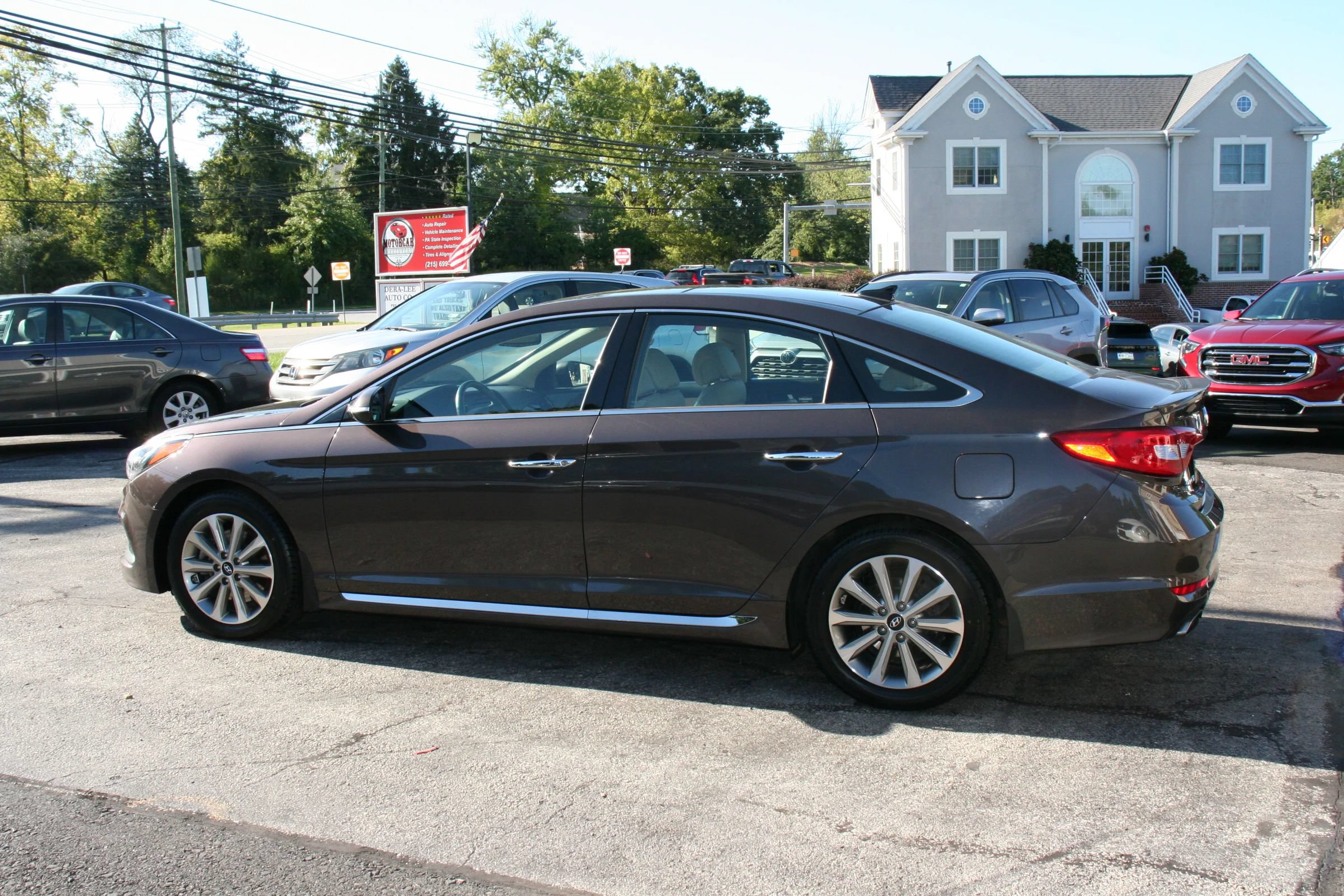 Used 2016 Hyundai Sonata Limited w/ Option Group 05 FWD image 6