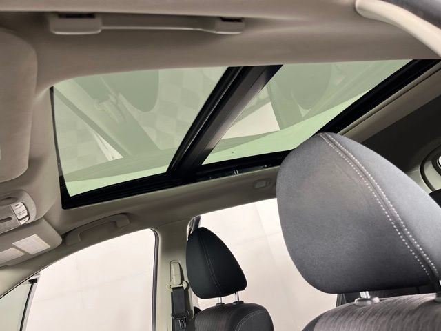 Used 2019 Nissan Rogue SV w/ Sun & Sound Touring Package FWD image 33
