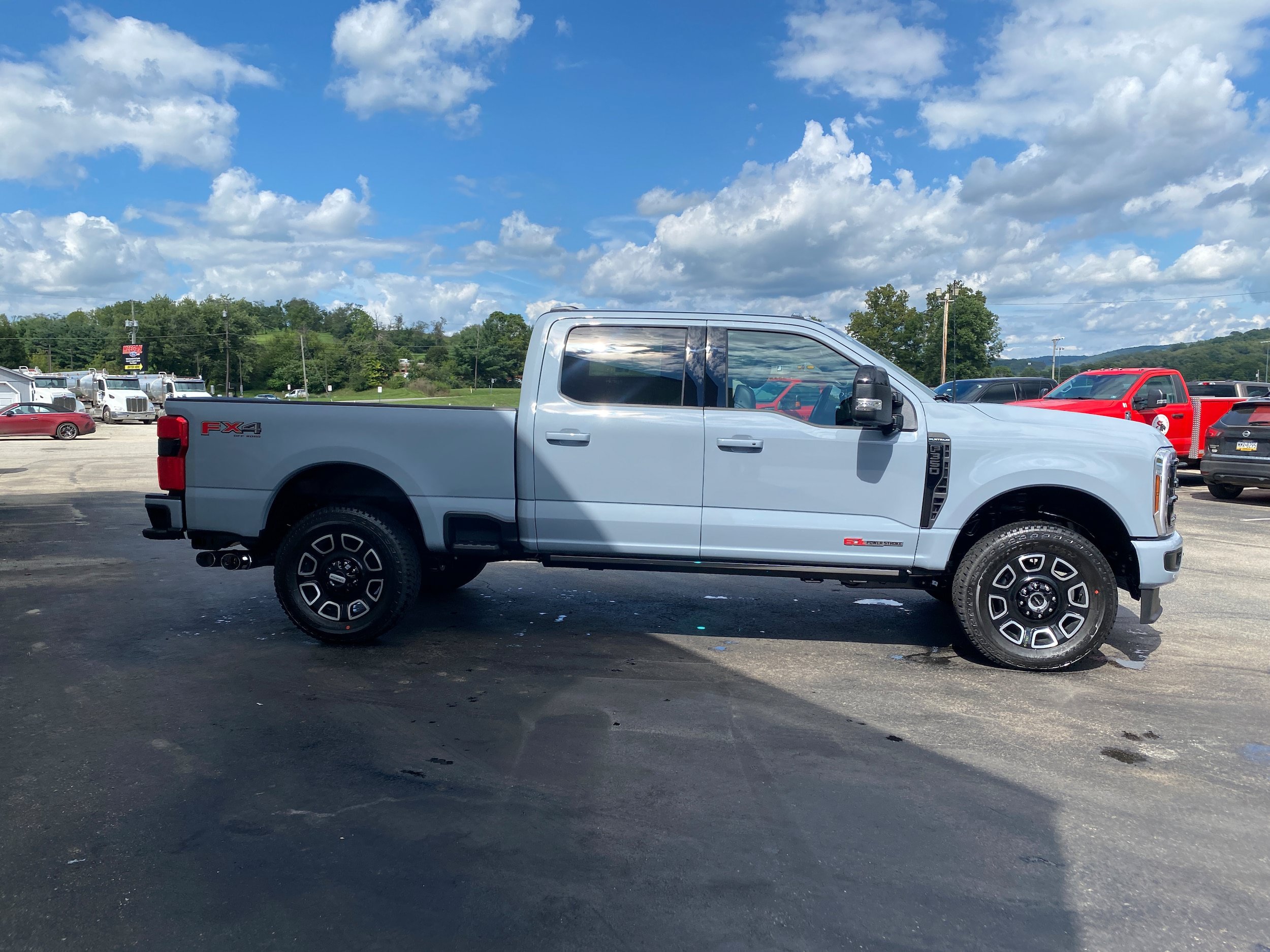 New 2026 Ford F350 Platinum w/ FX4 Off-Road Package AWD/4WD image 12