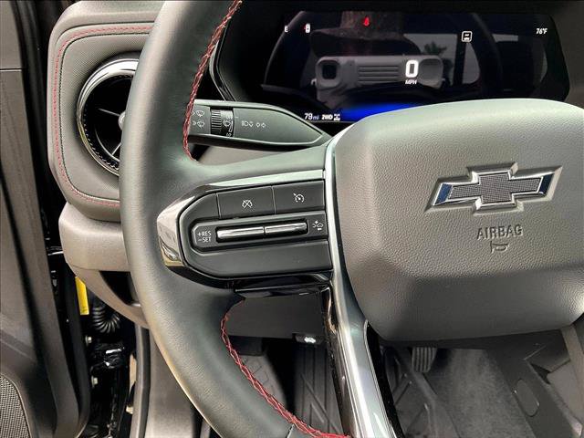 Used 2025 Chevrolet Colorado Z71 w/ Technology Package AWD/4WD image 18