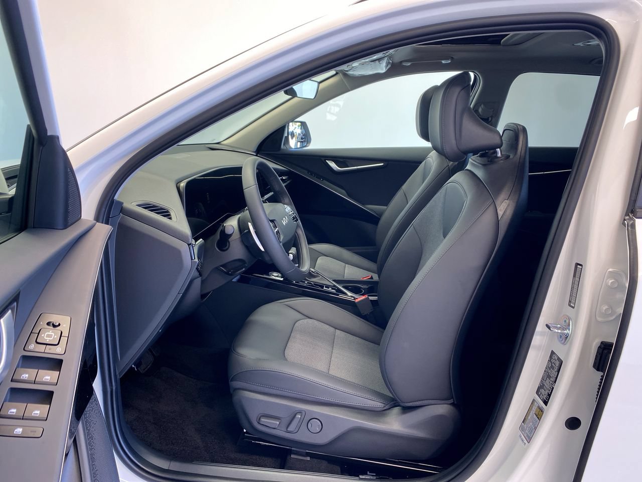 New 2026 Kia Niro EX w/ EX Premium Package FWD image 16