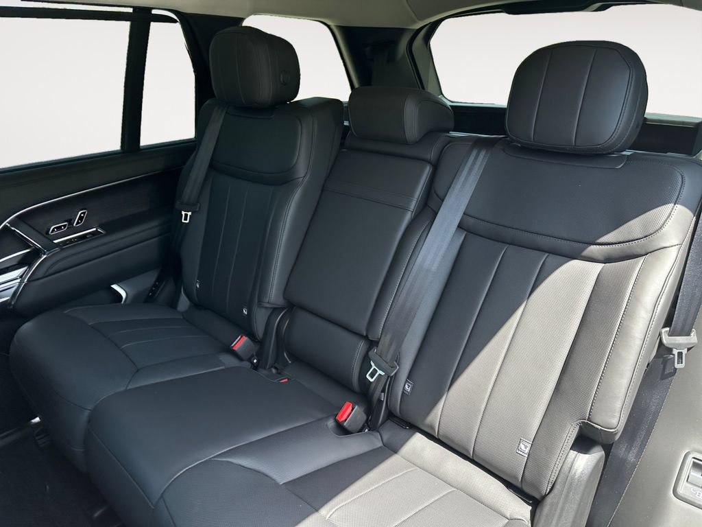 New 2026 Land Rover Range Rover Long Wheelbase SE AWD/4WD image 13