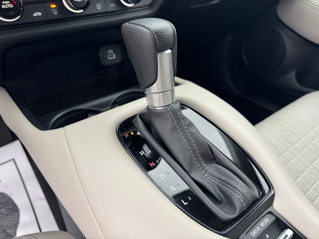 Used 2023 Honda HR-V LX image 16