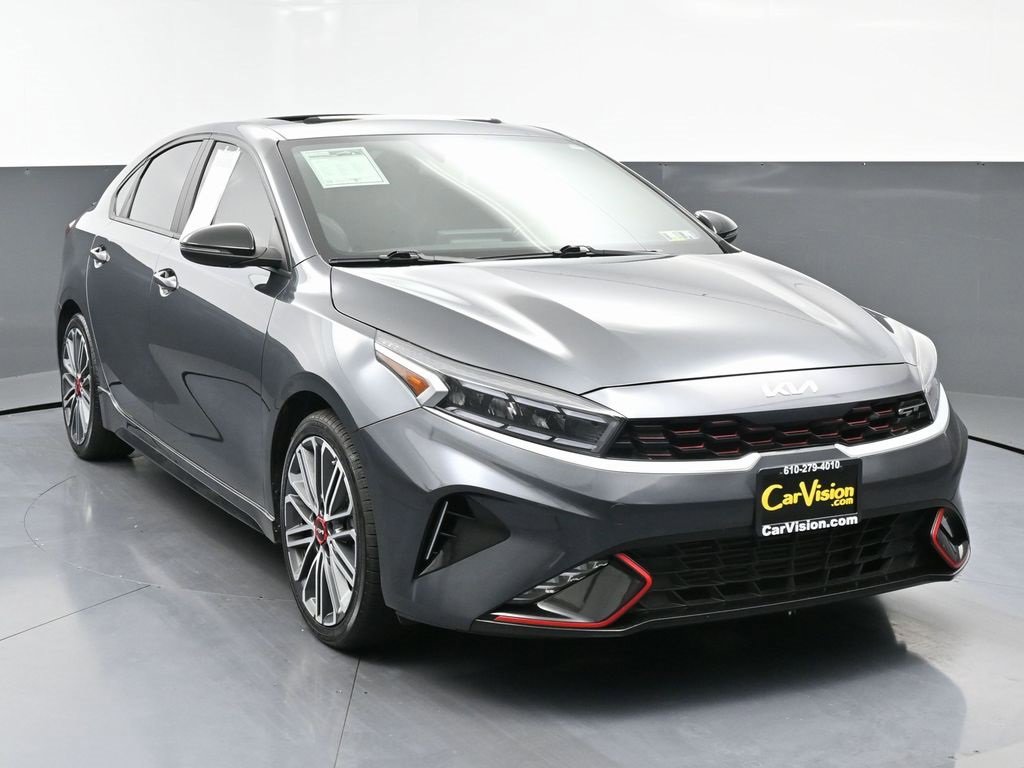 Used 2022 Kia Forte GT image 3