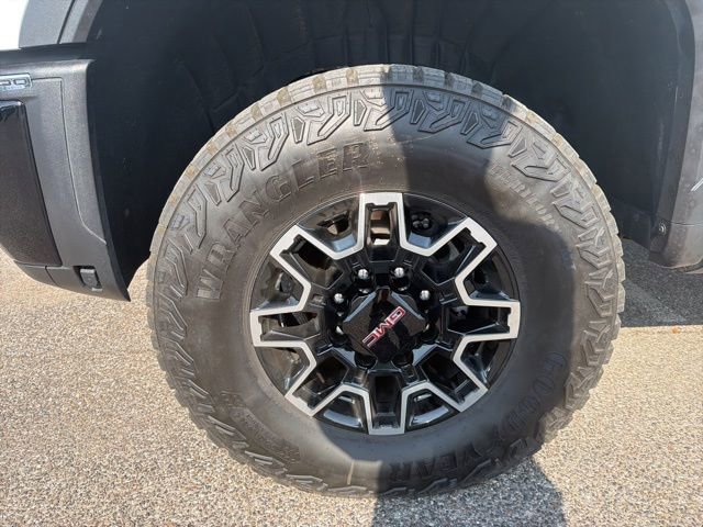 Used 2026 GMC Sierra 2500 AT4X AWD/4WD image 12