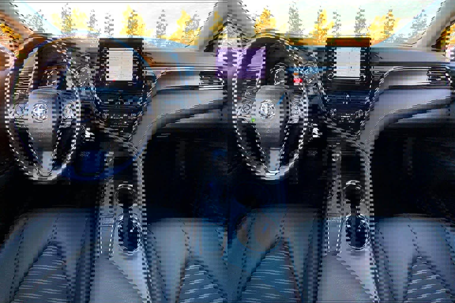 Used 2024 Toyota Camry SE image 14