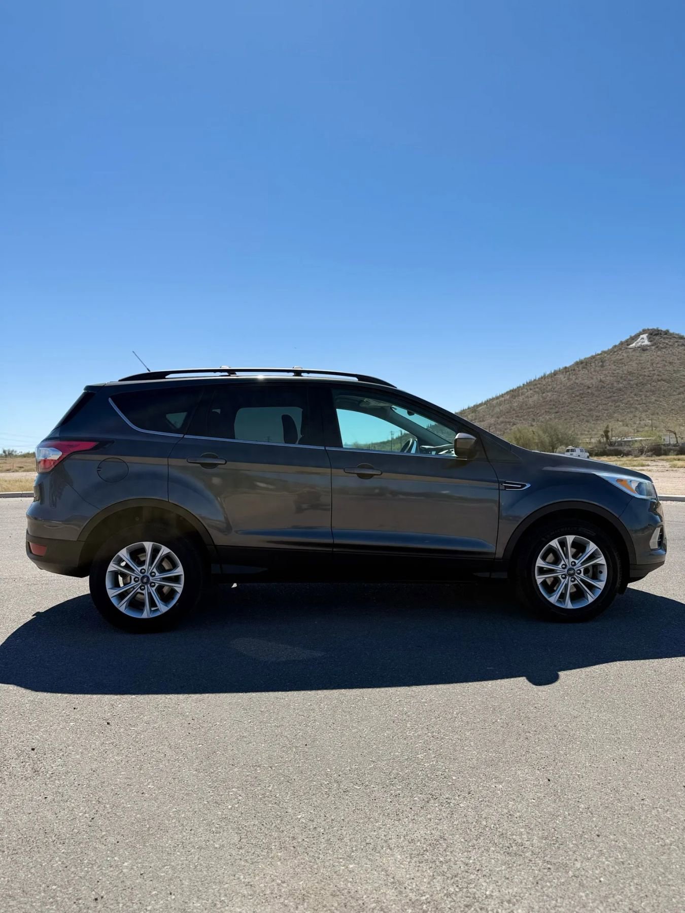 Used 2018 Ford Escape SE w/ Ford Safe & Smart Package image 6
