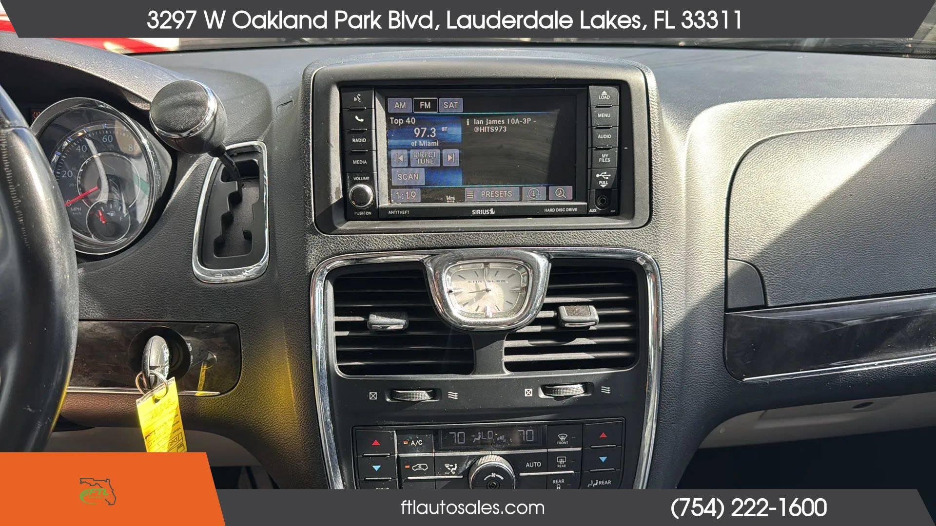 Used 2013 Chrysler Town & Country Touring image 52