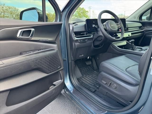 Certified 2025 Kia Carnival SX Prestige image 11