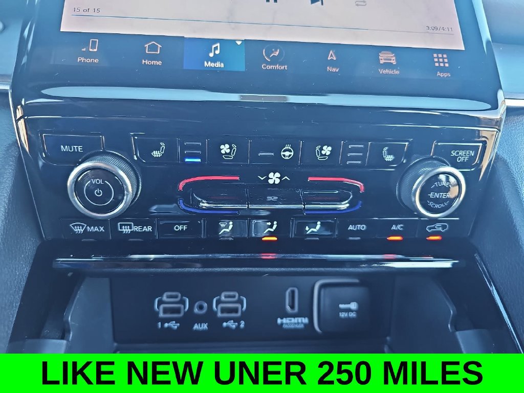 Used 2023 Jeep Grand Cherokee Overland w/ Luxury Tech Group IV AWD/4WD image 21
