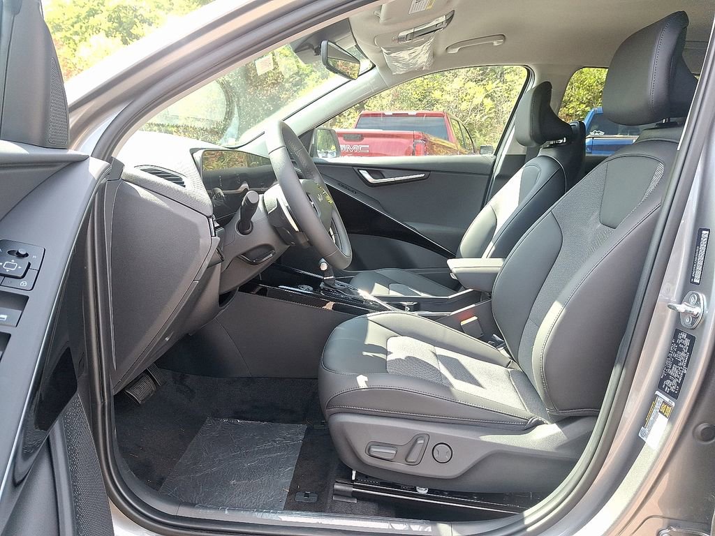 New 2025 Kia Niro EX image 11