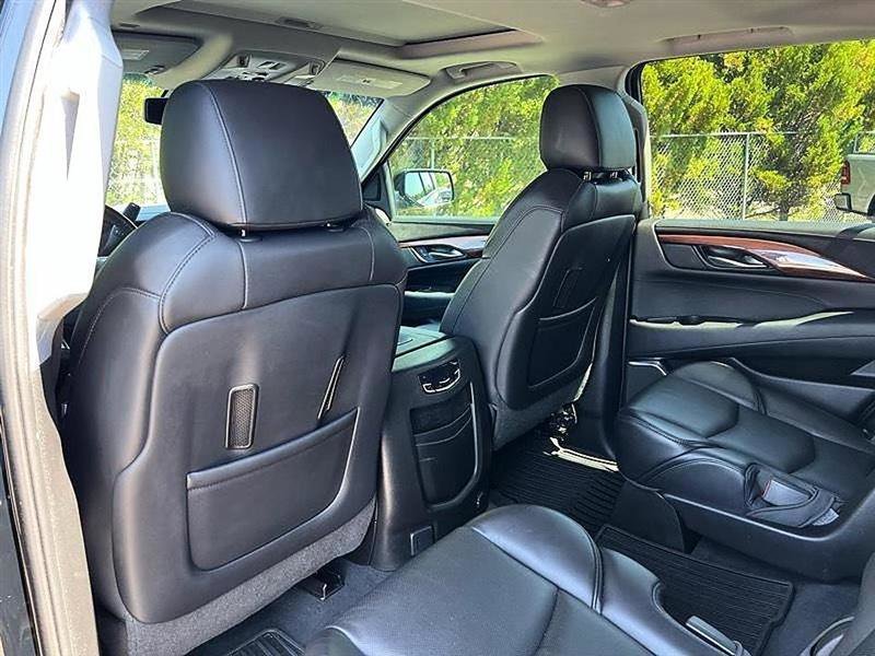 Used 2015 Cadillac Escalade Luxury RWD image 44