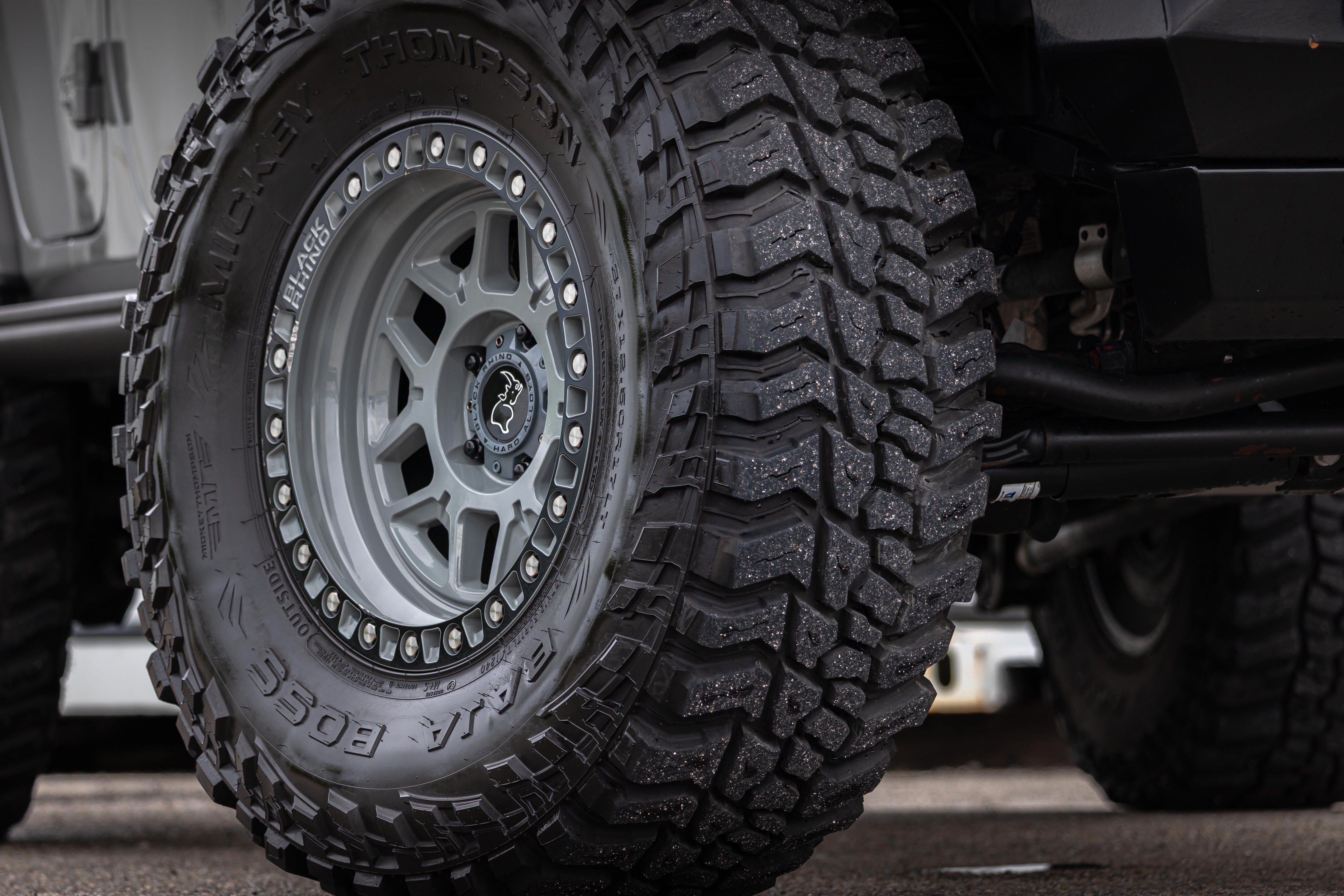 Used 2023 Jeep Wrangler Unlimited Rubicon w/ Cold Weather Group AWD/4WD image 16