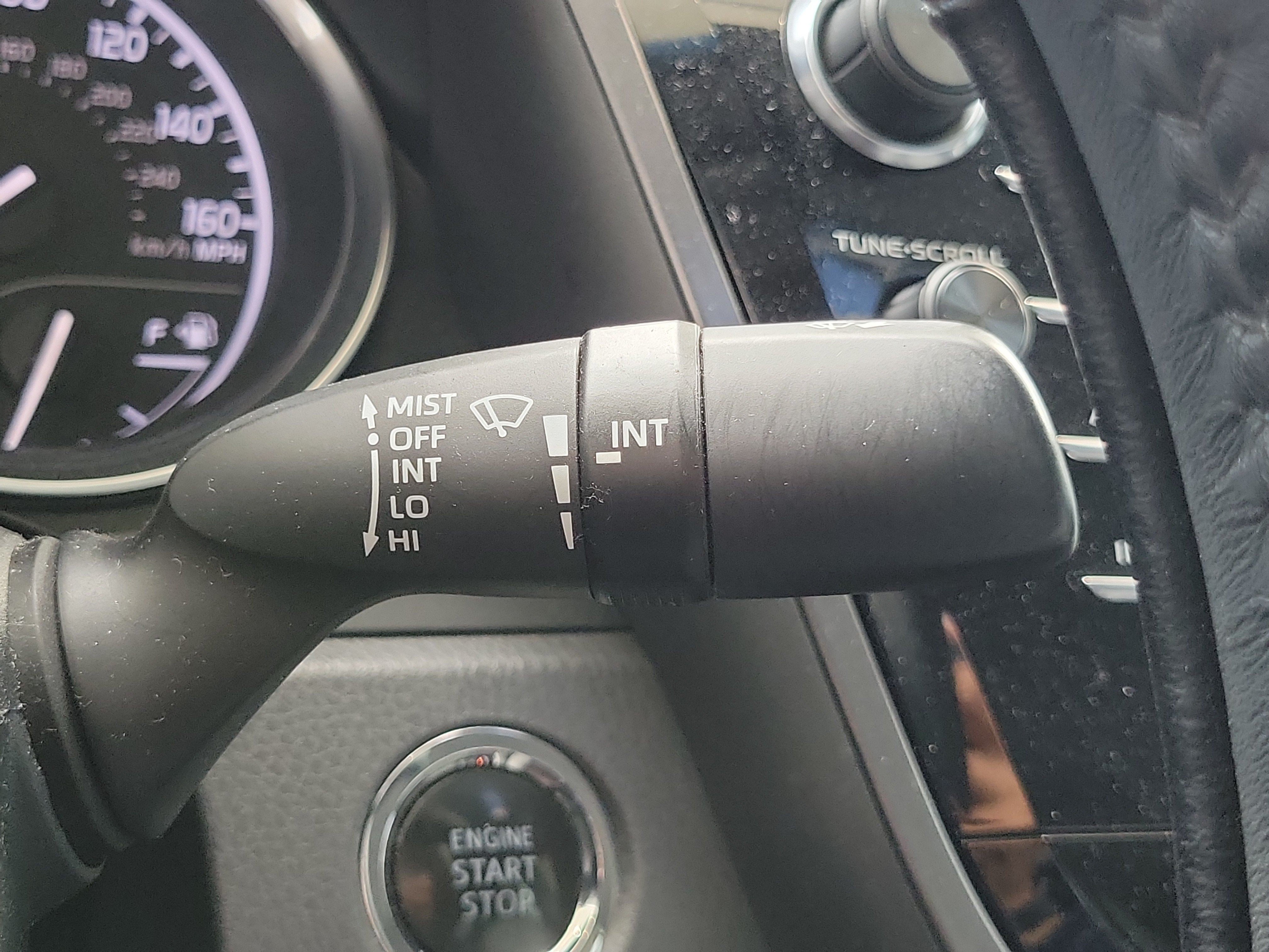 Used 2018 Toyota Camry SE w/ Convenience Package FWD image 28