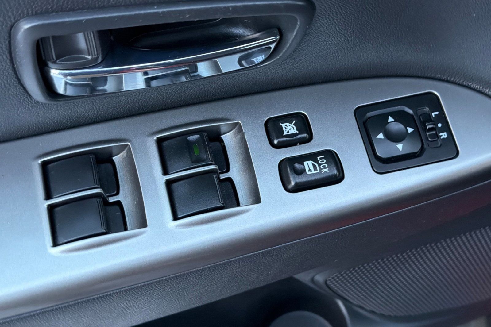 Used 2019 Mitsubishi Outlander Sport ES FWD image 14