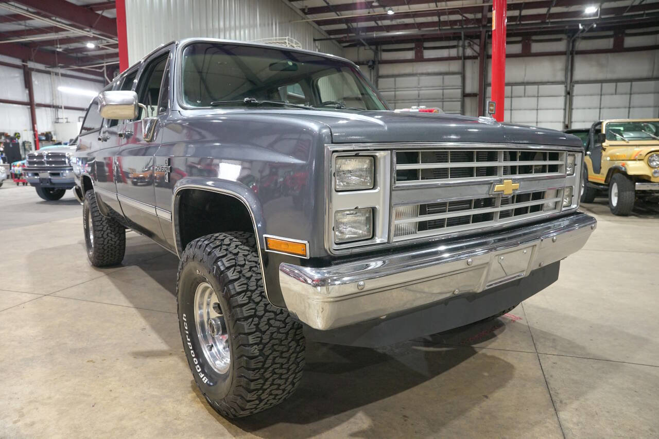 Used 1987 Chevrolet Suburban 4WD image 12