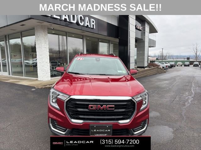 Used 2024 GMC Terrain SLE w/ Driver Convenience Package image 9