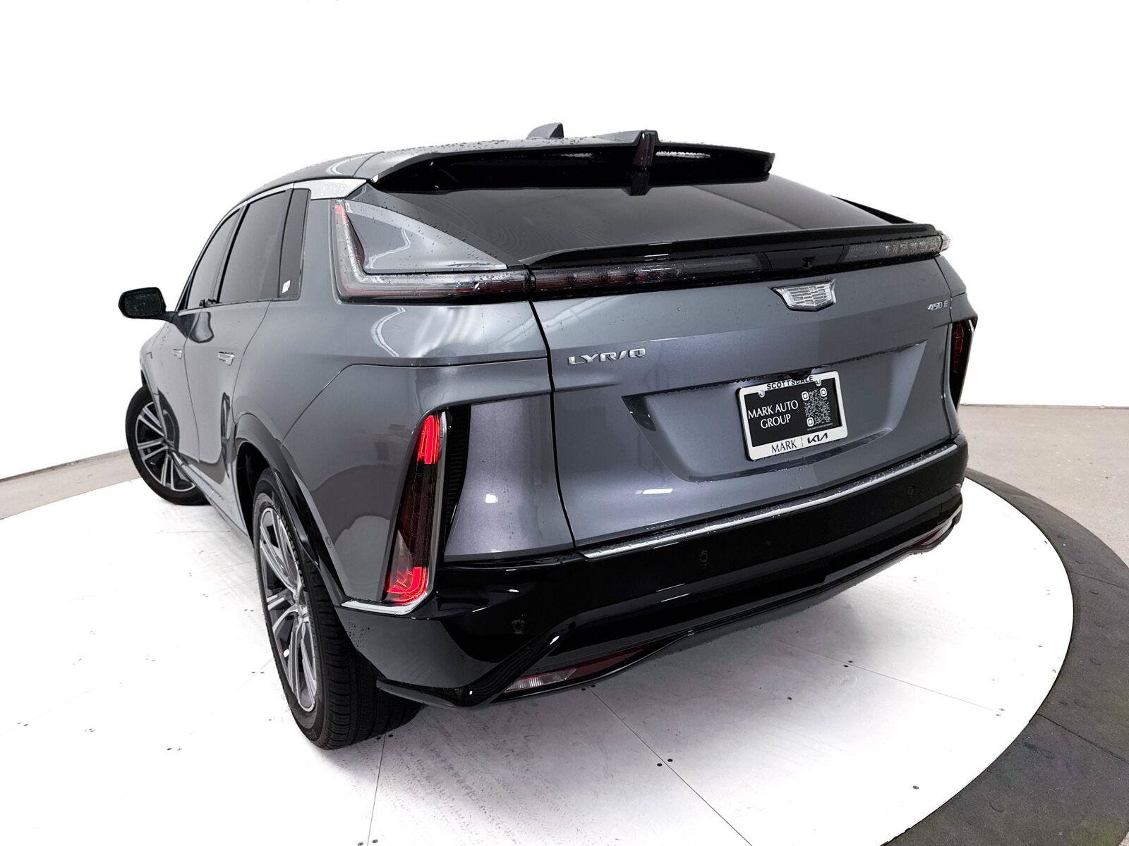 Used 2023 Cadillac Lyriq 2WD image 9