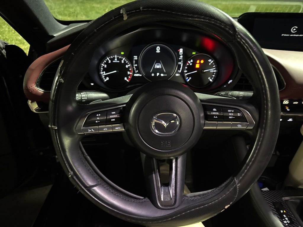 Used 2019 MAZDA MAZDA3 Hatchback w/ Premium Package image 31