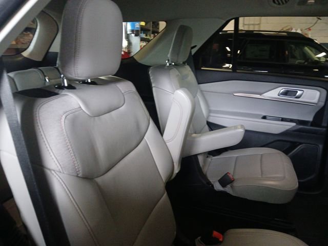 Used 2025 Ford Explorer Active w/ Active Comfort Package image 50