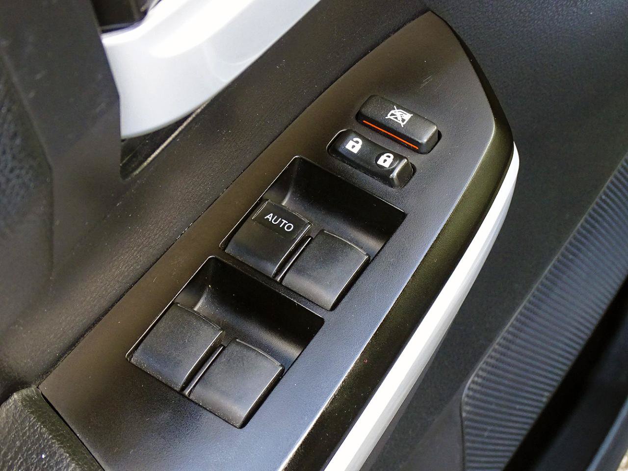 Used 2019 Toyota Tundra SR5 AWD/4WD image 25