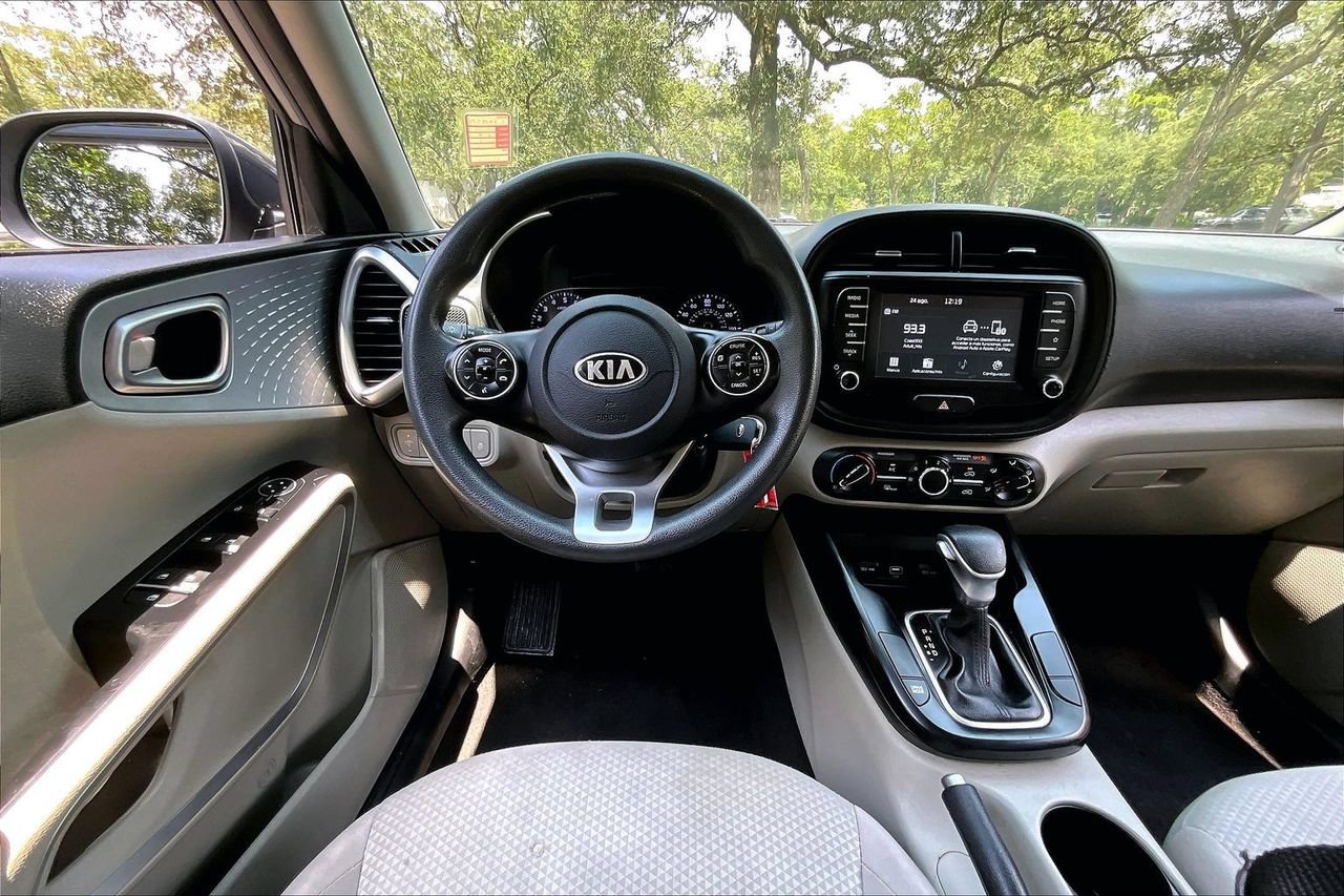 Used 2020 Kia Soul LX FWD image 8