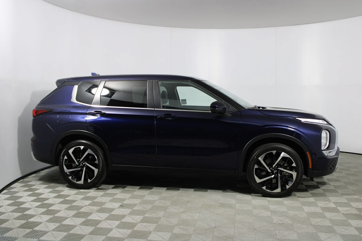 Used 2024 Mitsubishi Outlander SE Black Edition FWD image 49