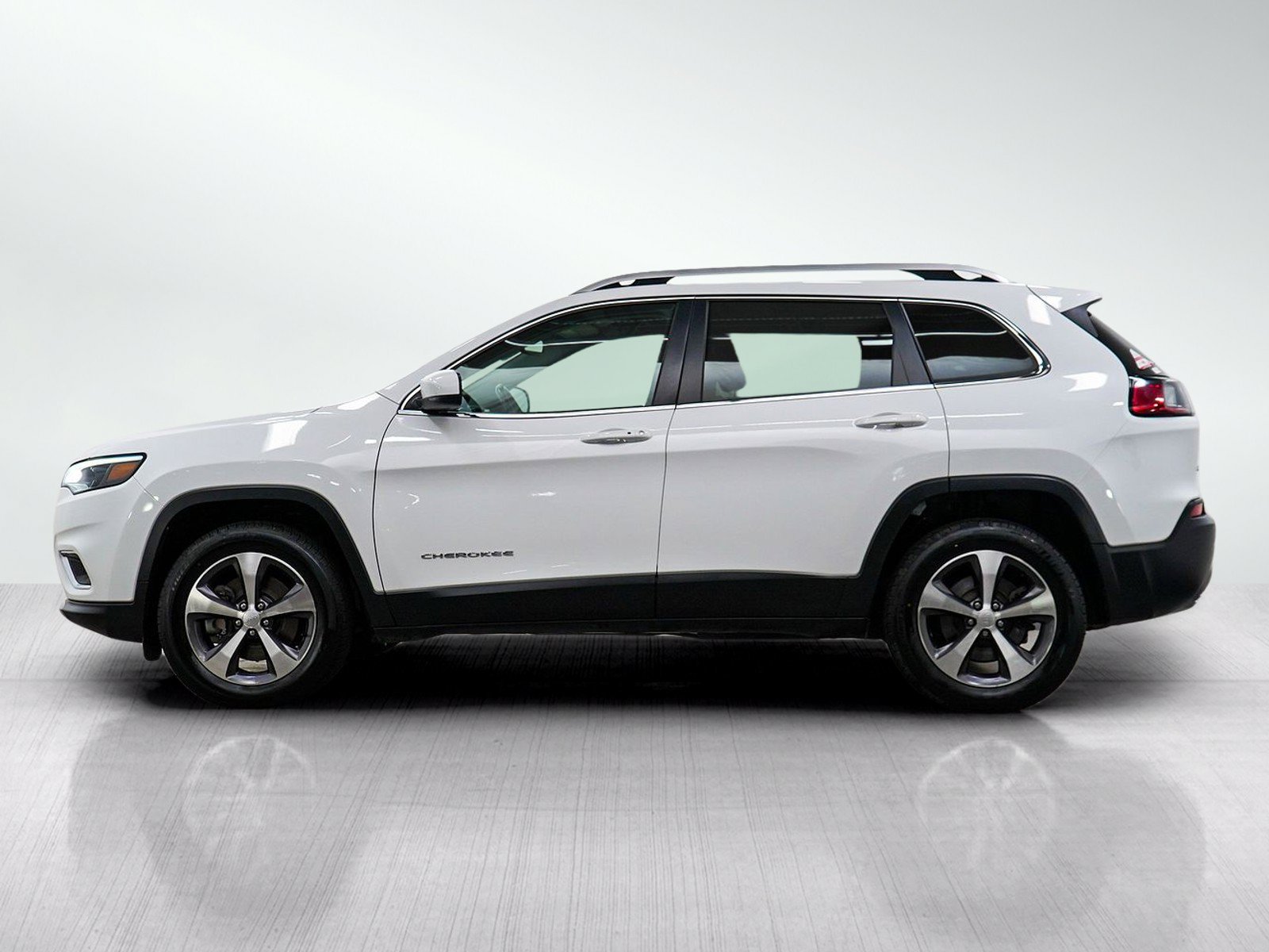 Used 2020 Jeep Cherokee Limited AWD/4WD image 2