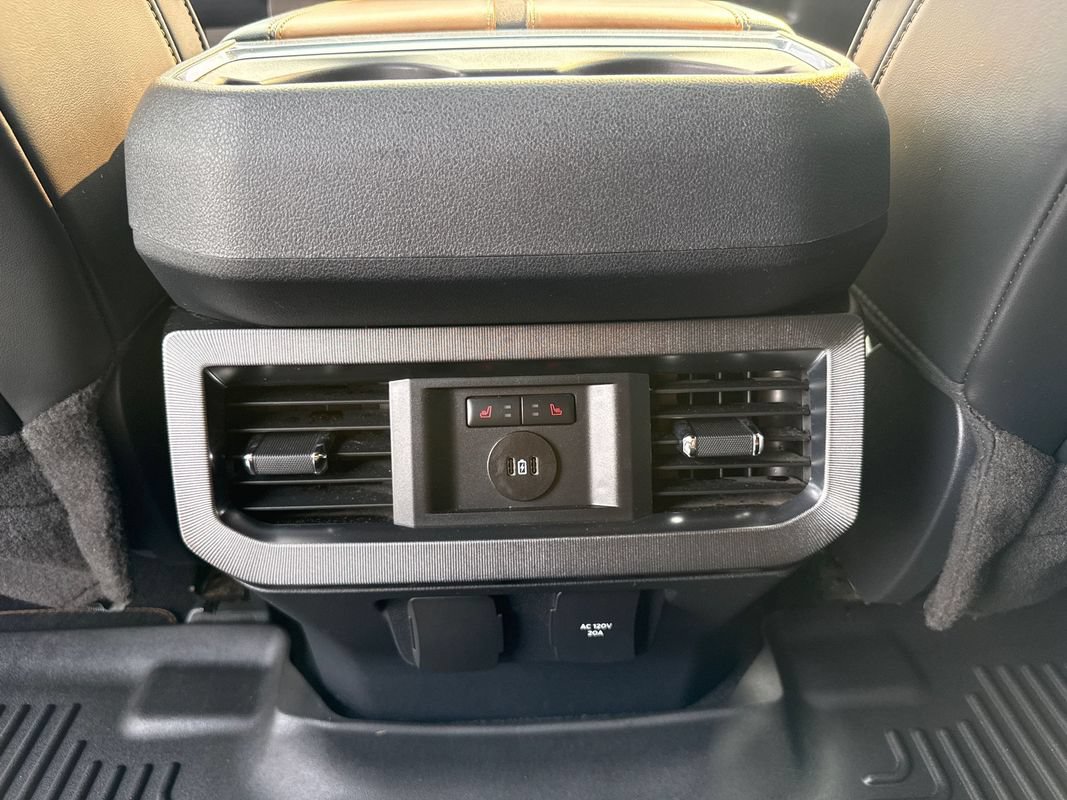 Used 2023 Ford F250 Platinum AWD/4WD image 27