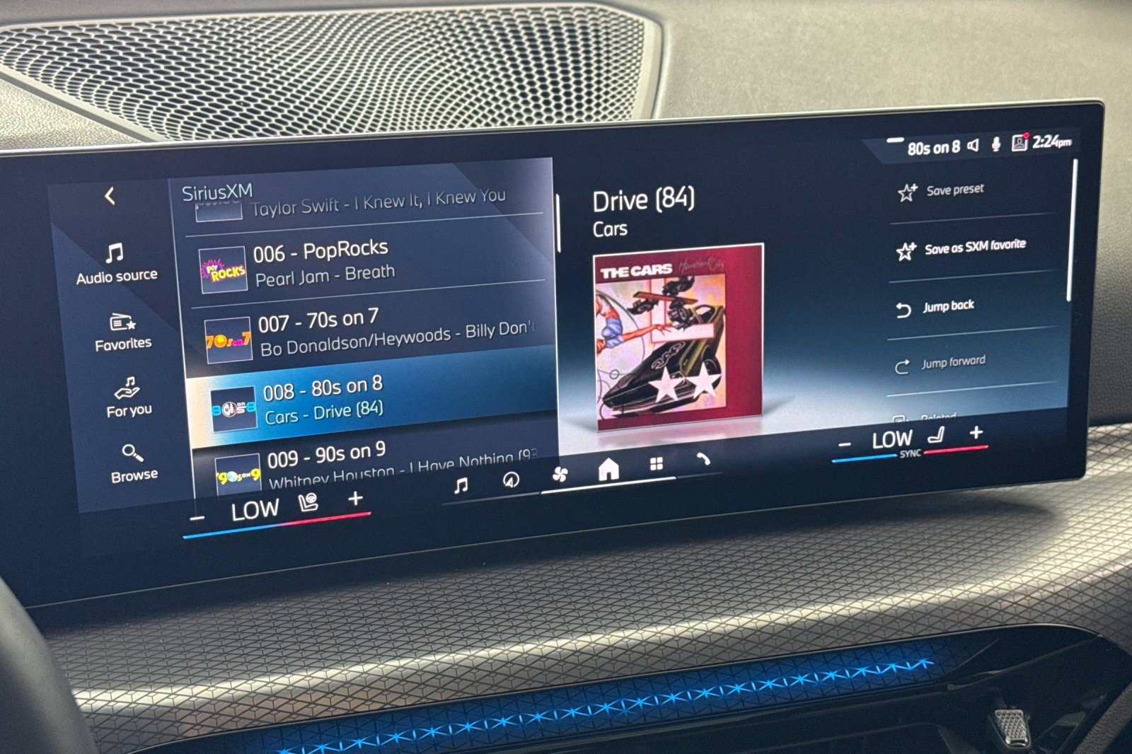 Used 2025 BMW i4 eDrive40 w/ Premium Package RWD image 23