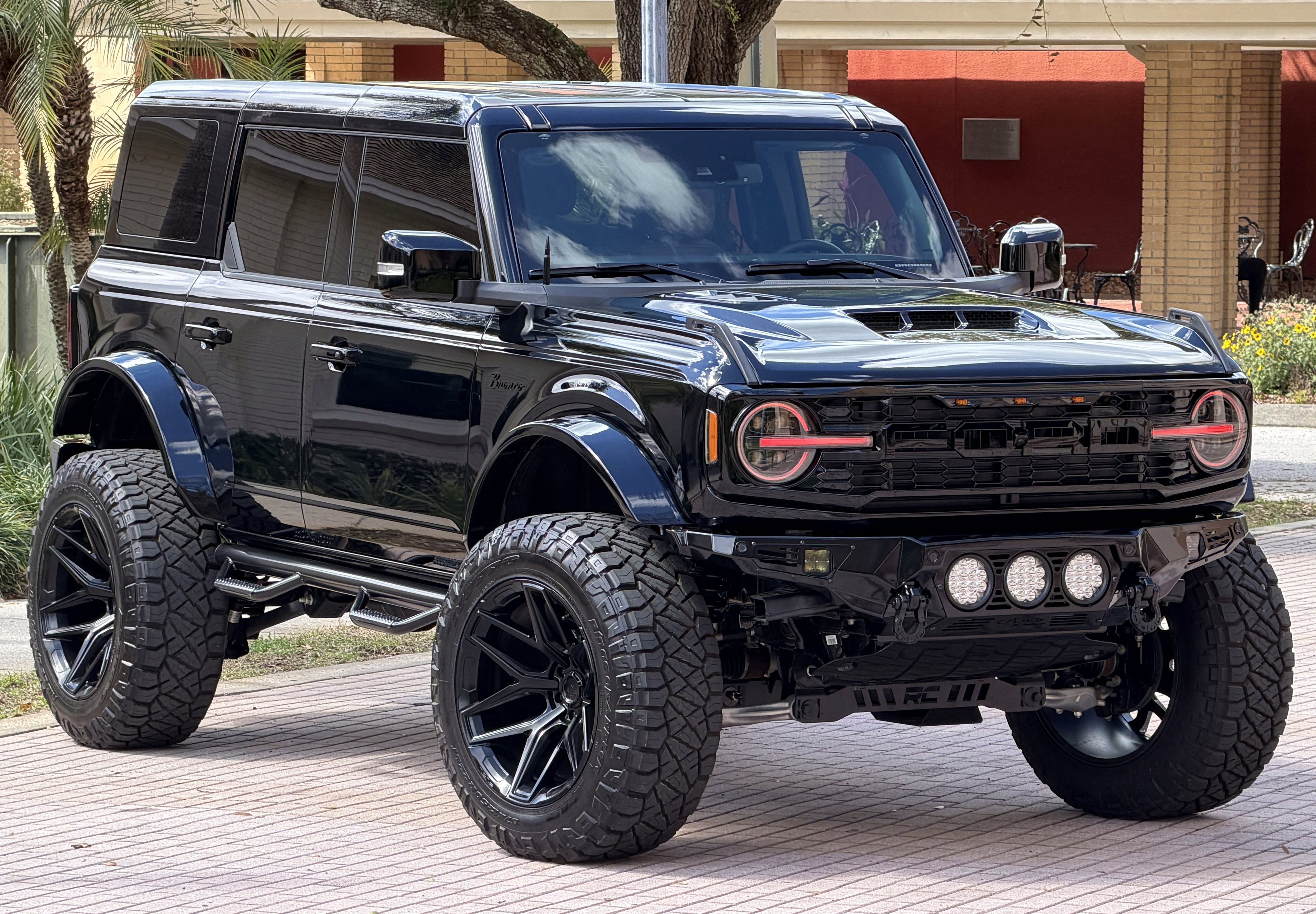 Used 2025 Ford Bronco Outer Banks AWD/4WD image 25
