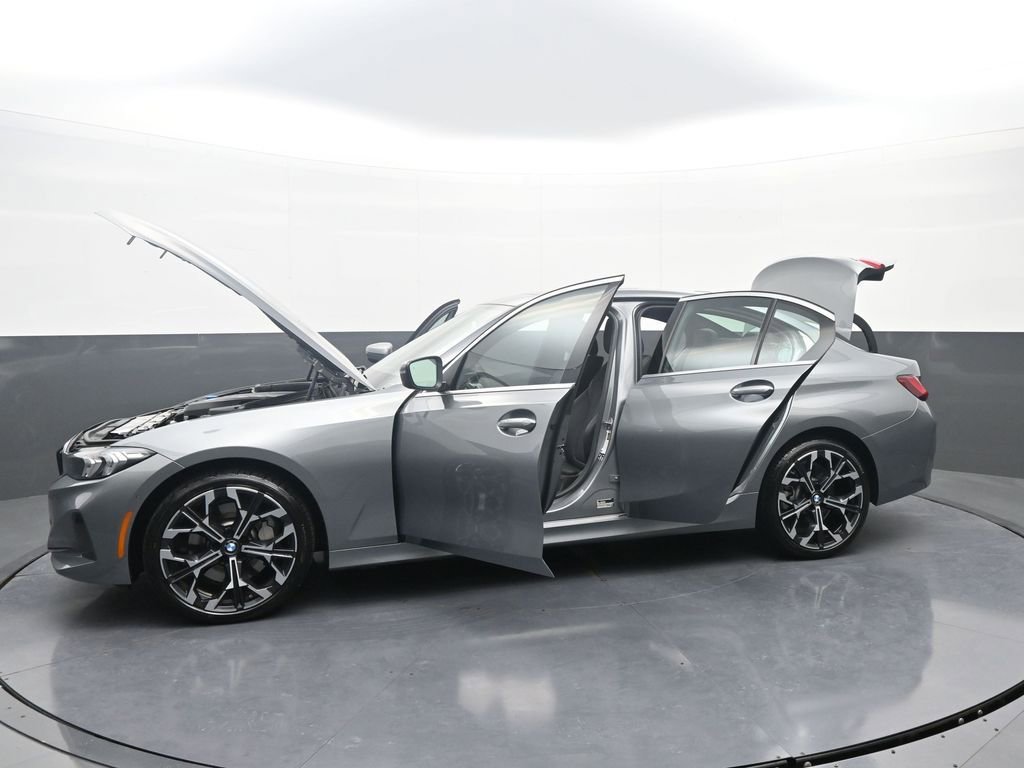 Used 2025 BMW 330i xDrive Sedan image 40