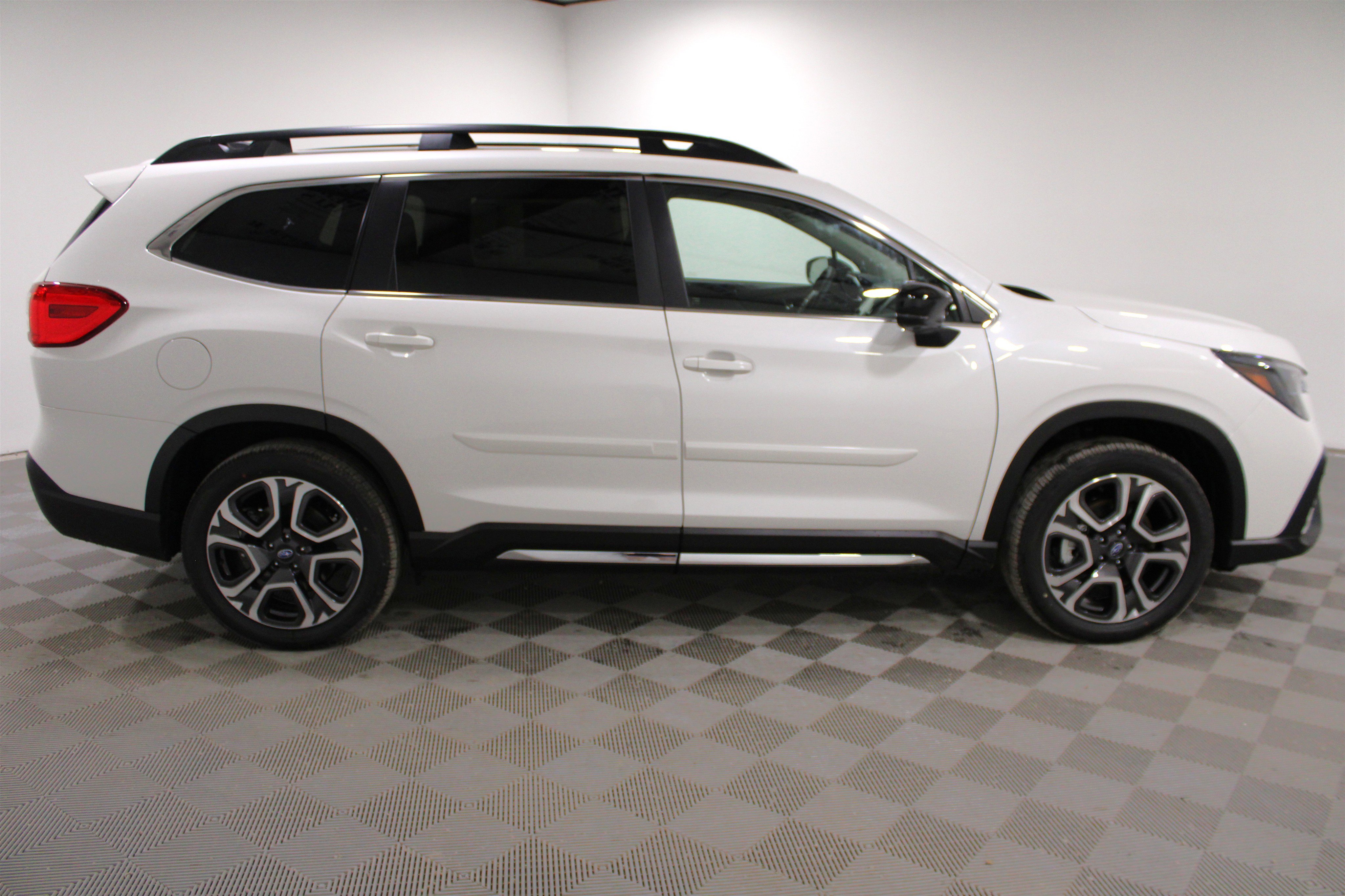 New 2025 Subaru Ascent Limited image 29