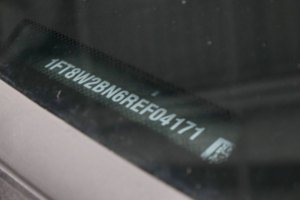 Certified 2024 Ford F250 Lariat w/ Chrome Package image 36