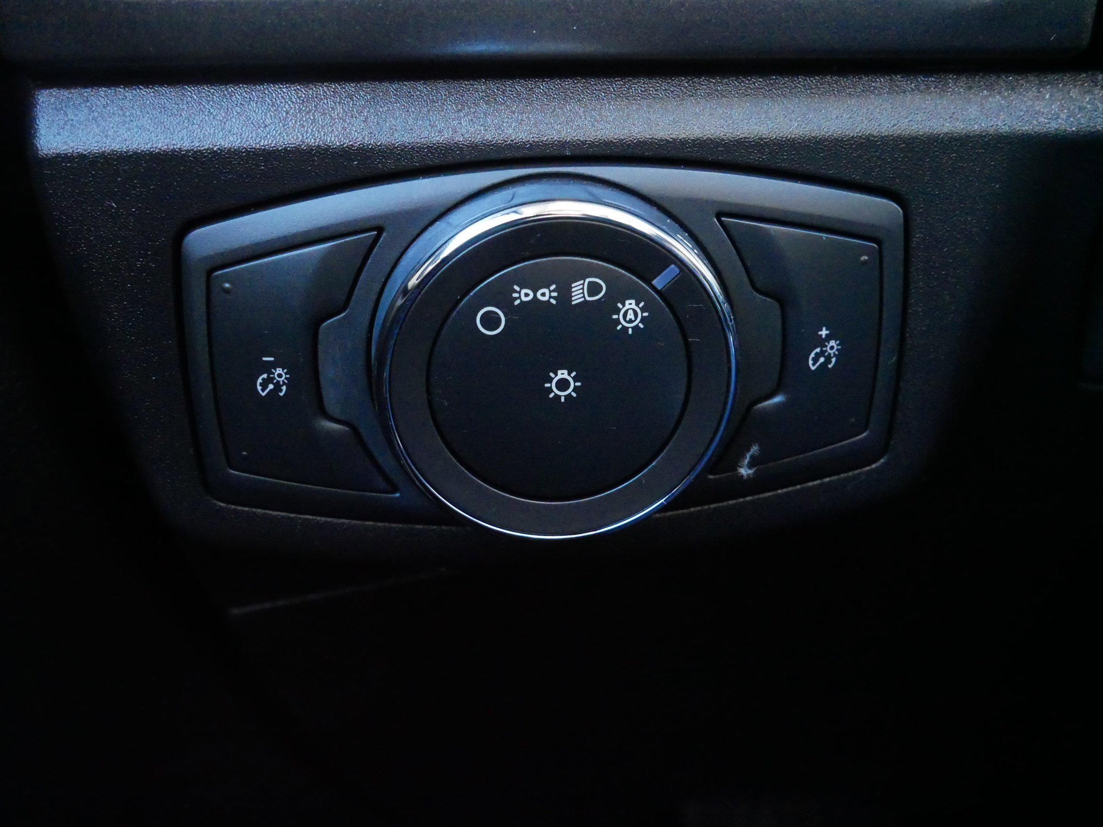 Used 2018 Ford Fusion SE image 26