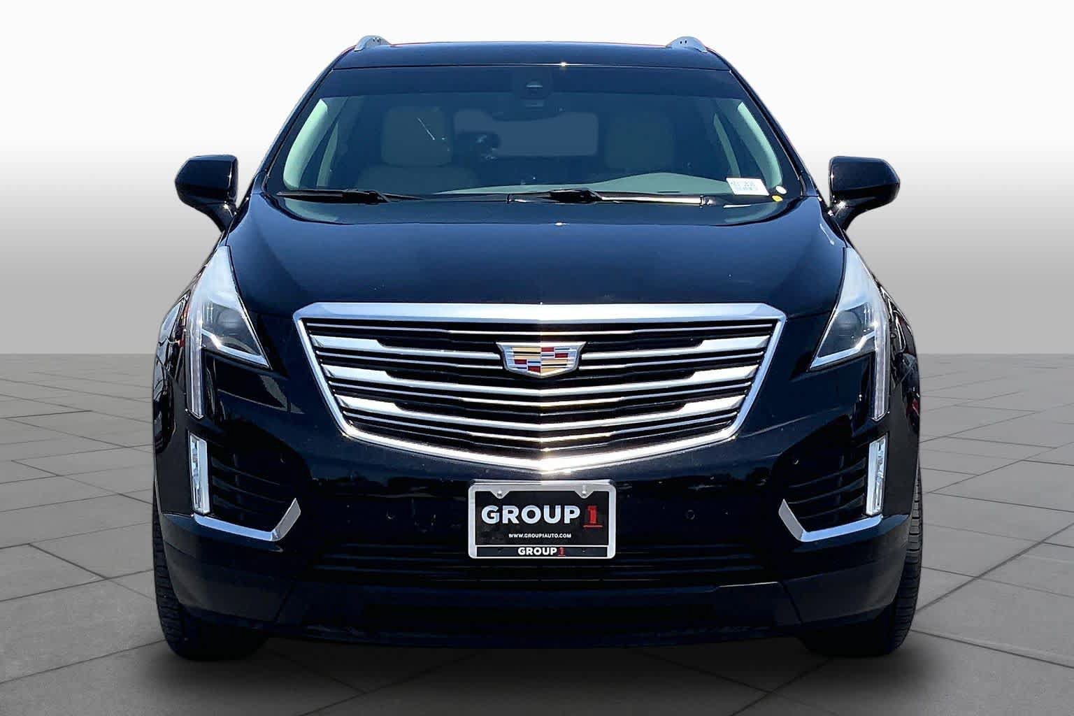 Used 2017 Cadillac XT5 Premium Luxury FWD image 4