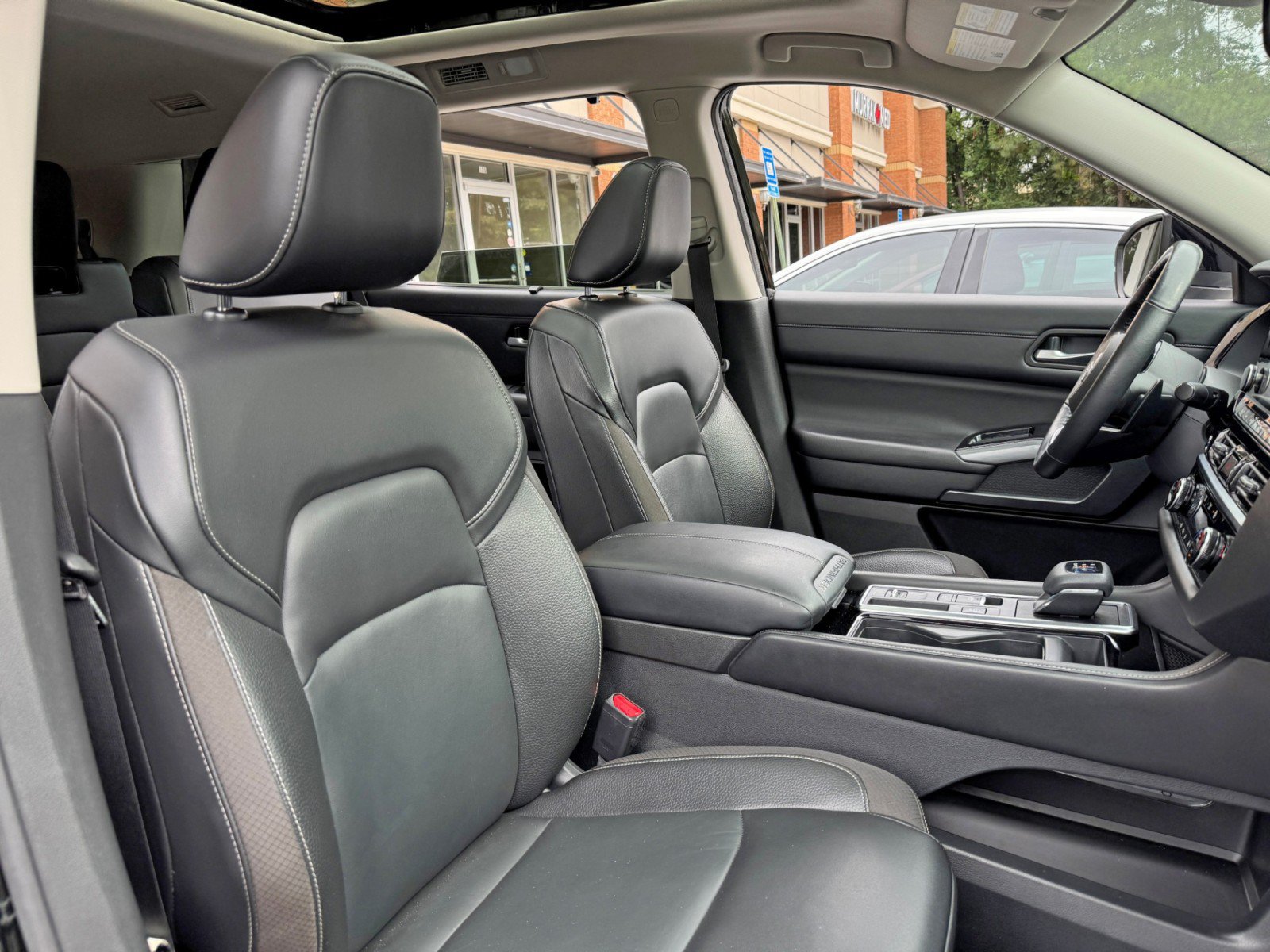 Used 2022 Nissan Pathfinder SL w/ SL Premium Package FWD image 35