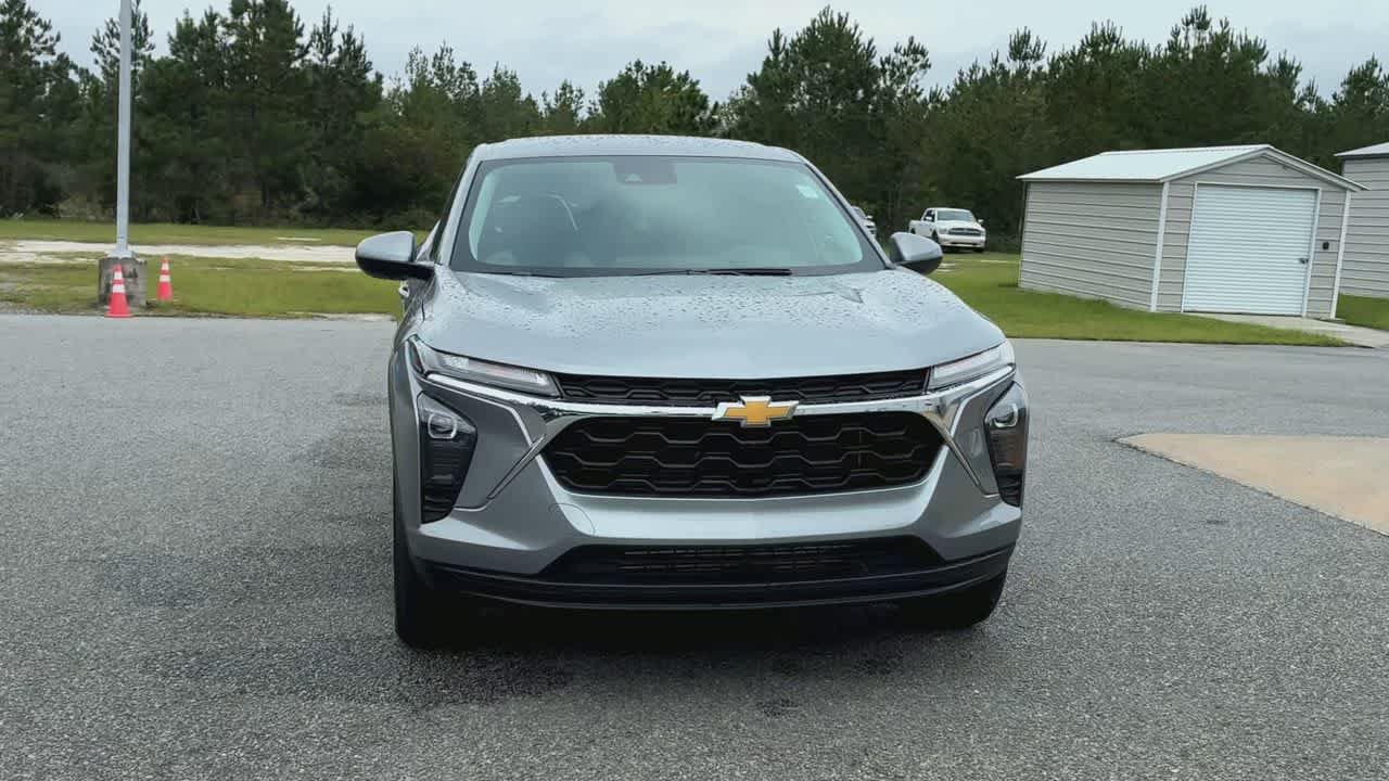 New 2026 Chevrolet Trax LS w/ LS Convenience Package FWD image 3