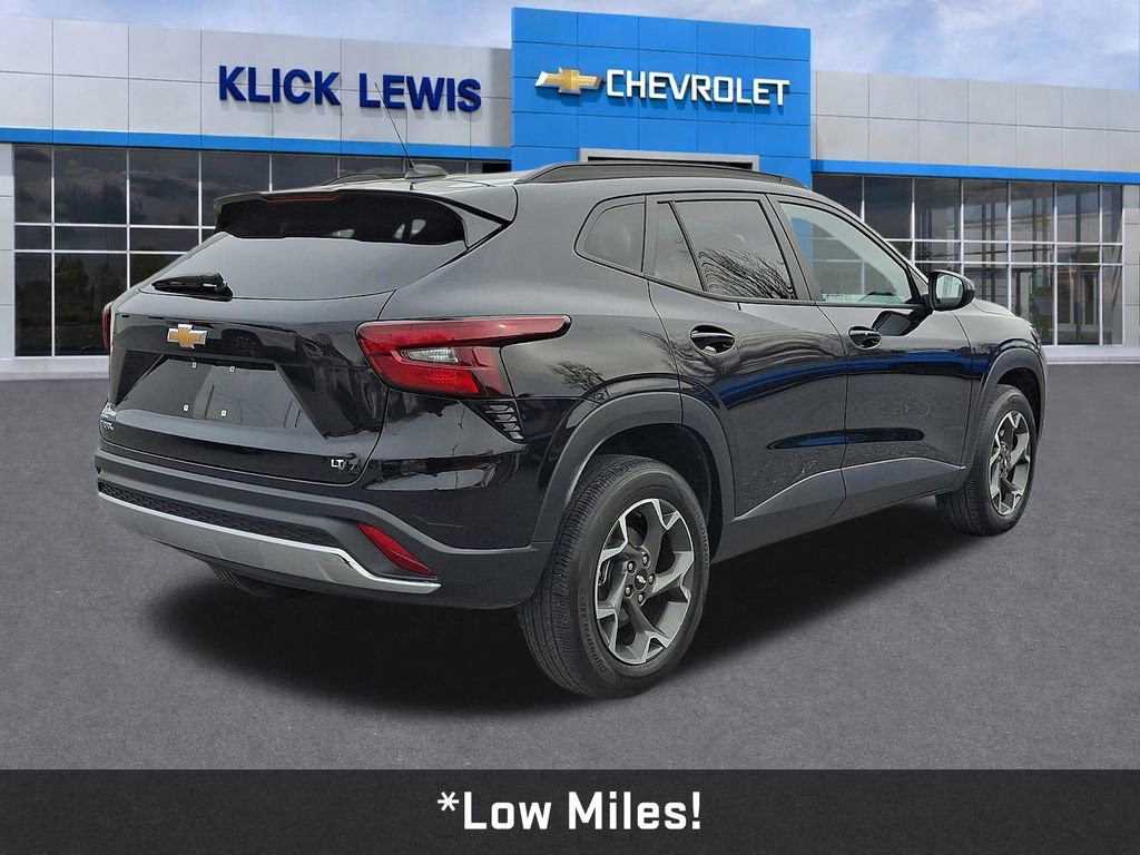 Used 2024 Chevrolet Trax LT w/ Driver Confidence Package image 8