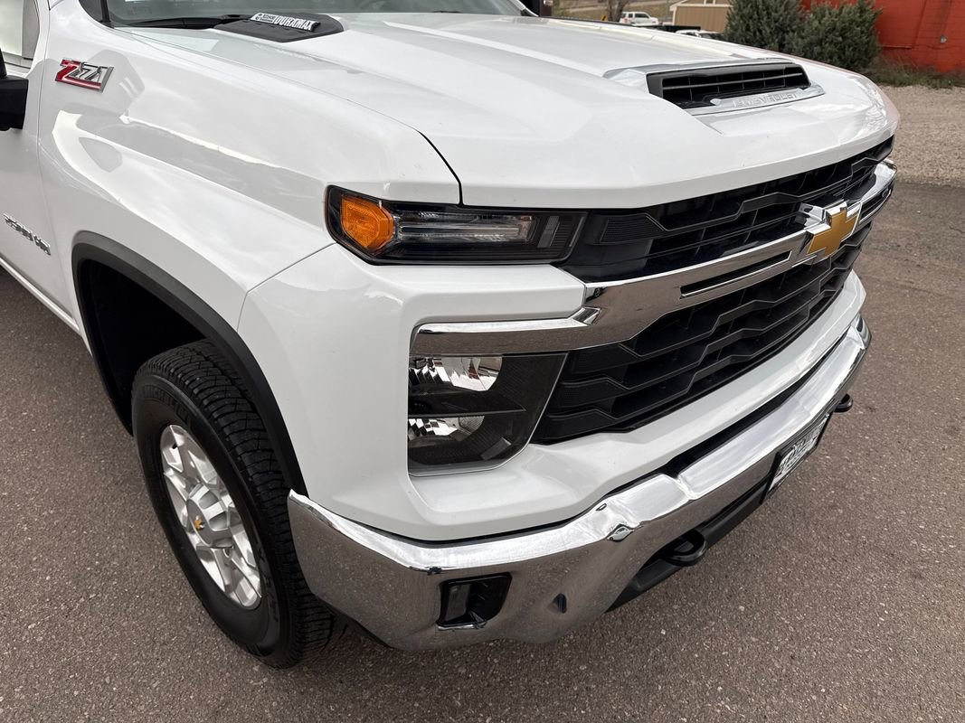 Used 2024 Chevrolet Silverado 2500 LT image 18