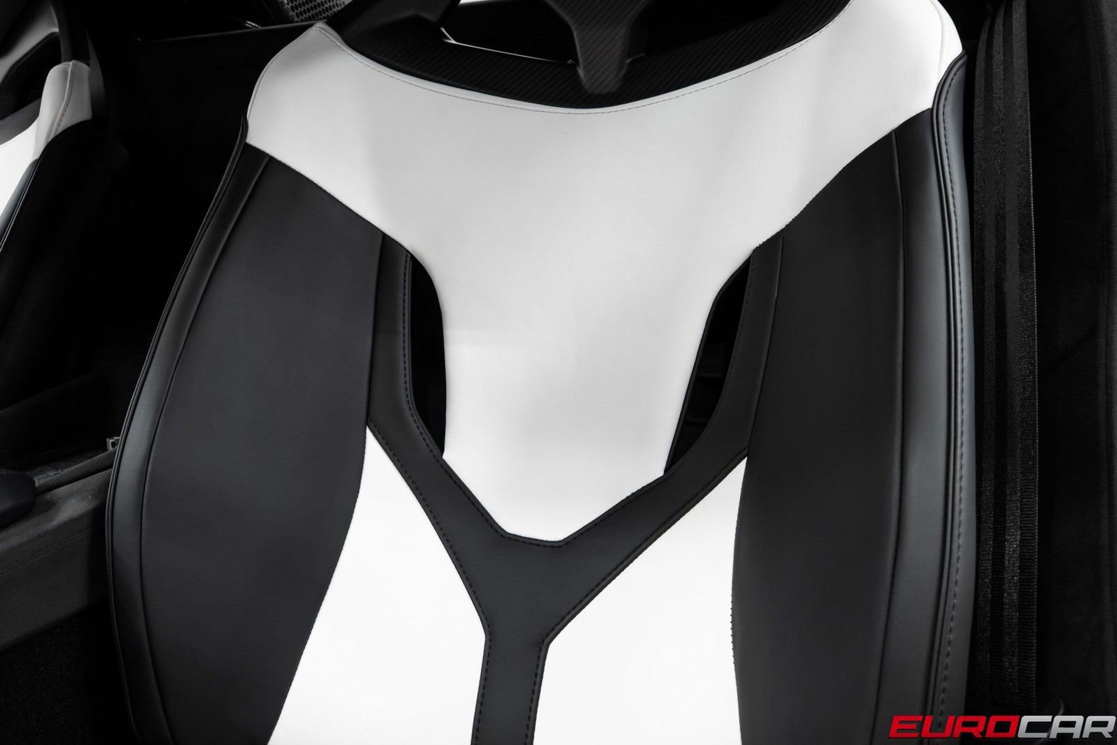 Used 2025 Lamborghini Revuelto image 45