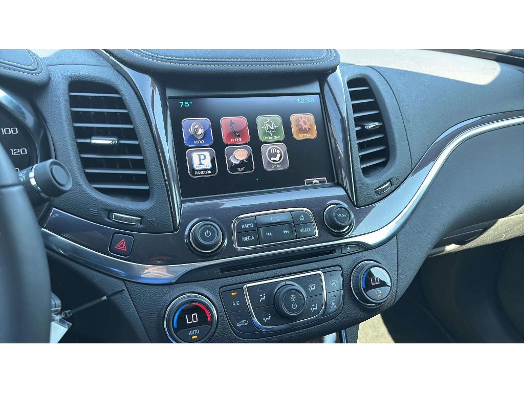 Used 2015 Chevrolet Impala LT w/ Convenience Package image 16