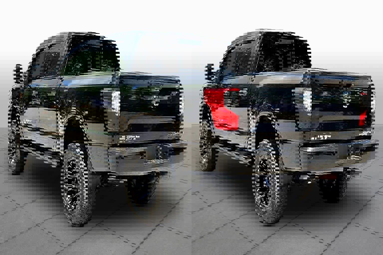 Used 2019 Nissan Titan PRO-4X w/ Pro-4x Convenience Package image 12