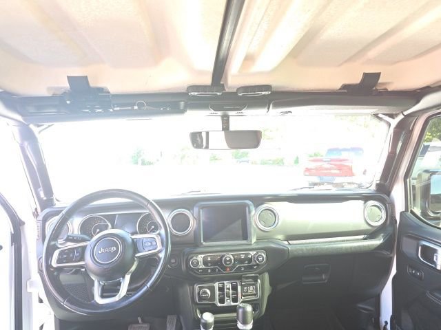 Used 2018 Jeep Wrangler Unlimited Sahara image 14