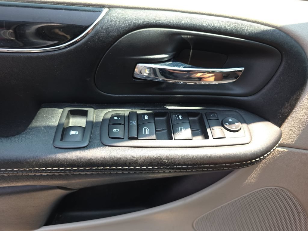 Used 2019 Dodge Grand Caravan SXT FWD image 27
