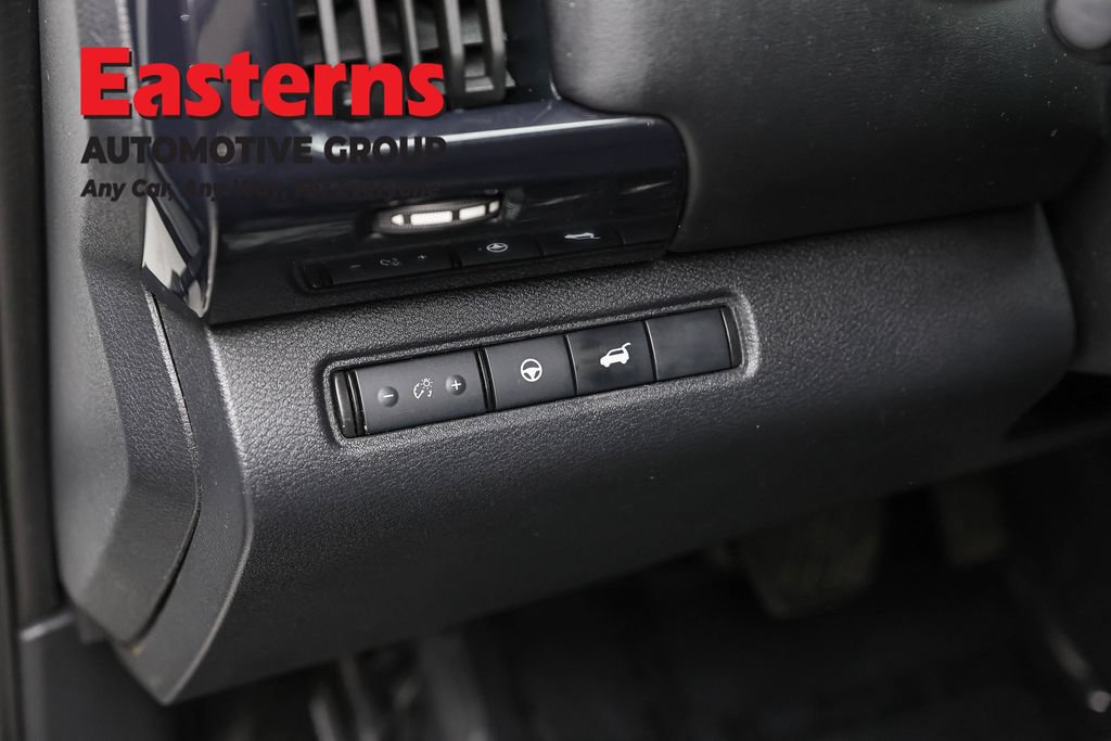 Used 2024 Nissan Pathfinder SV w/ SV Premium Package AWD/4WD image 23